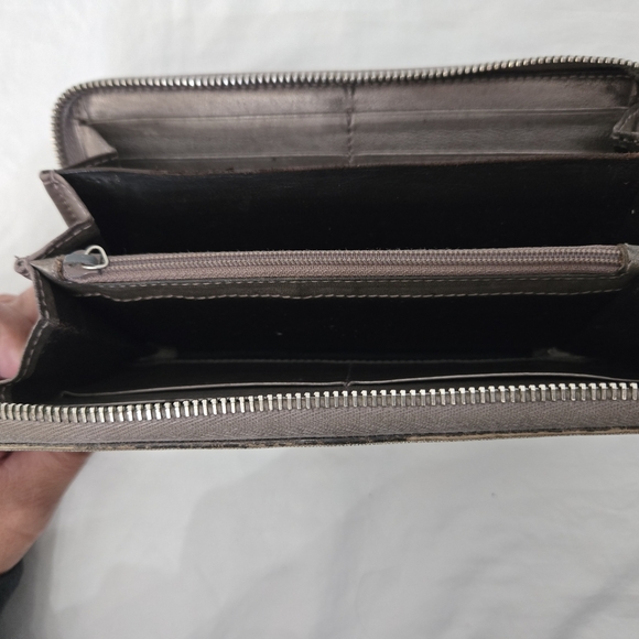 Gucci Brown Monogram Wallet with Silver Charm - Picture 7 of 13